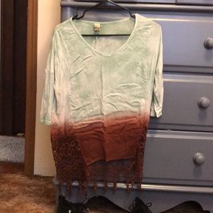 Cute shirt never worn